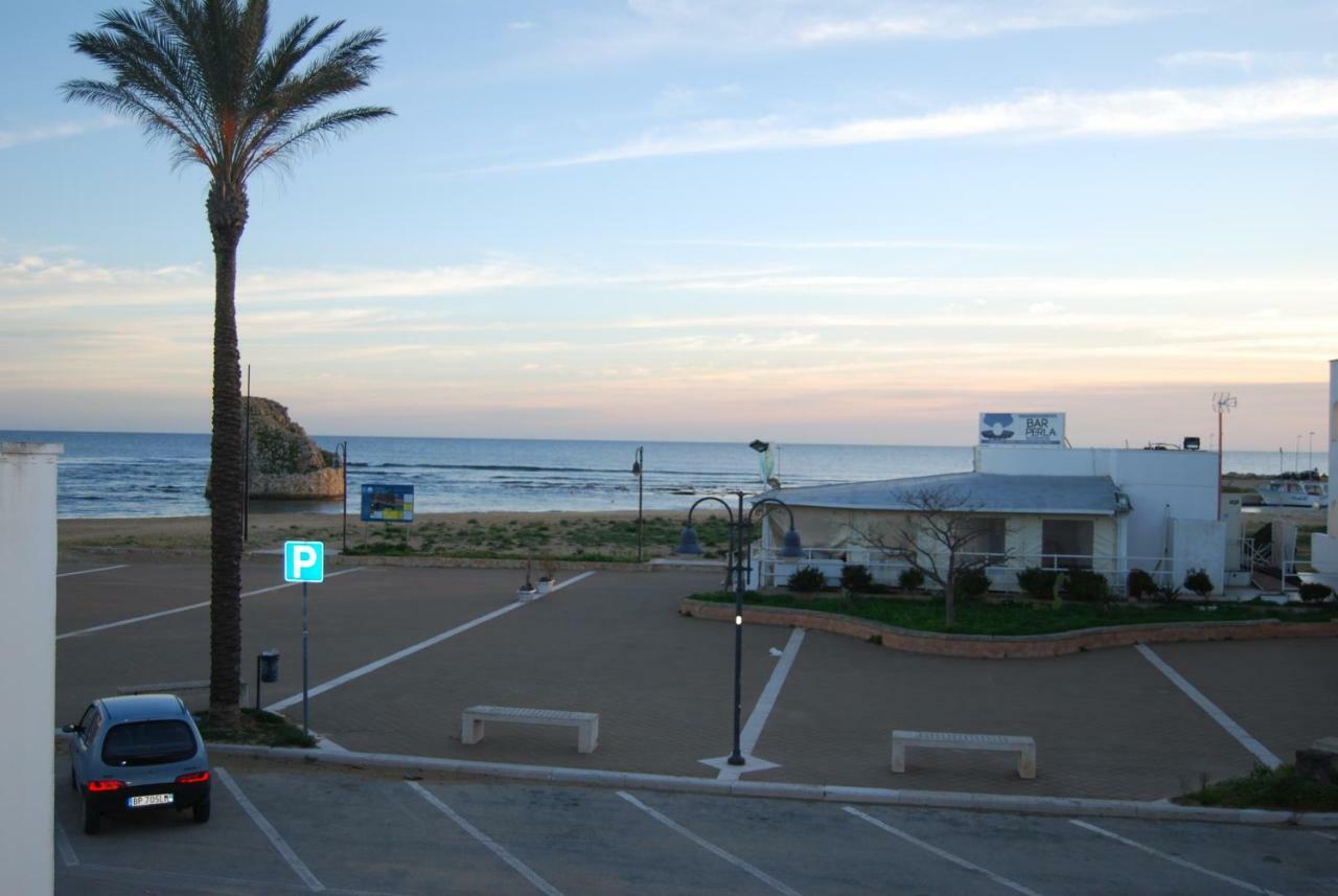 Appartamento Sul Mare Torre Pali Екстериор снимка